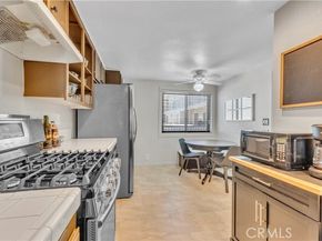 21040 Parthenia 25, Canoga Park (los Angeles) CA 91304