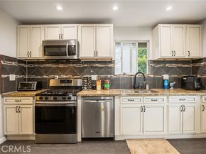 9419 Haskell Avenue, North Hills (los Angeles) CA 91343