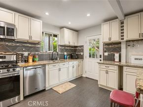 9419 Haskell Avenue, North Hills (los Angeles) CA 91343