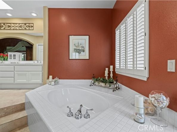 71 Via Barcaza, Laguna Hills CA 92679