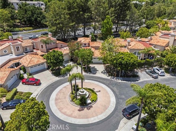 71 Via Barcaza, Laguna Hills CA 92679