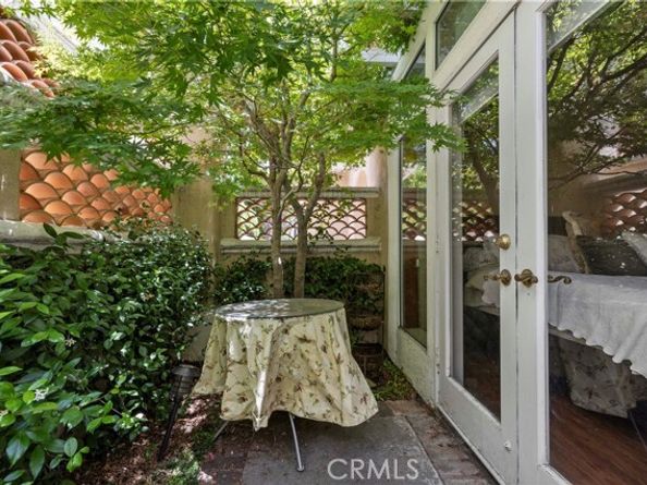 71 Via Barcaza, Laguna Hills CA 92679