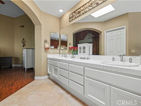 71 Via Barcaza, Laguna Hills CA 92679