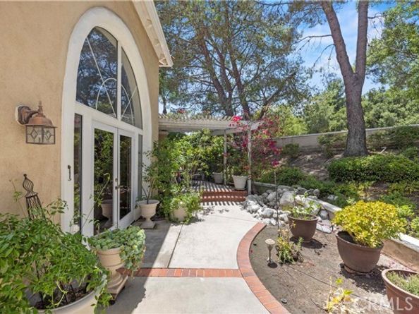 71 Via Barcaza, Laguna Hills CA 92679