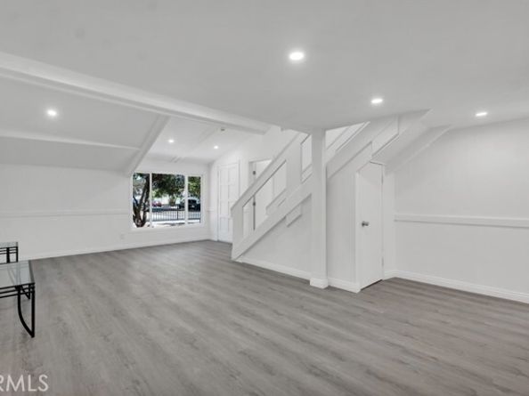 10732 Hatteras Street, North Hollywood (los Angeles) CA 91601