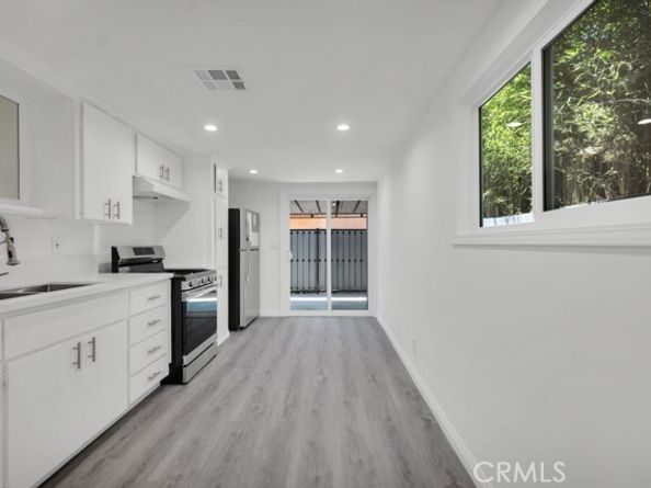 10732 Hatteras Street, North Hollywood (los Angeles) CA 91601