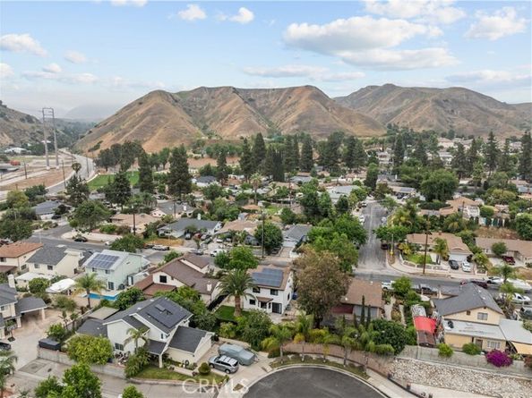 11845 Gladstone Avenue, Sylmar (los Angeles) CA 91342
