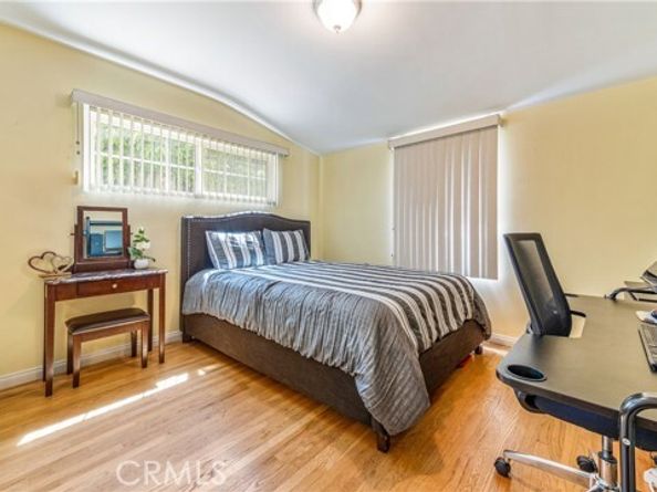 16053 Devonshire Street, Granada Hills (los Angeles) CA 91344