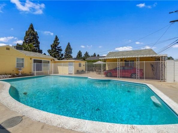 16053 Devonshire Street, Granada Hills (los Angeles) CA 91344