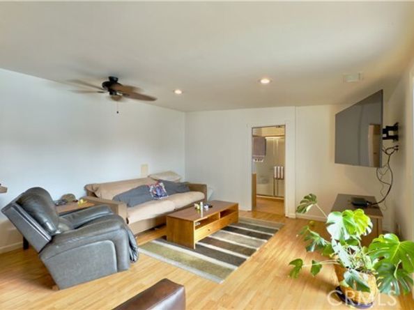 11806 Neenach Street, Sun Valley (los Angeles) CA 91352