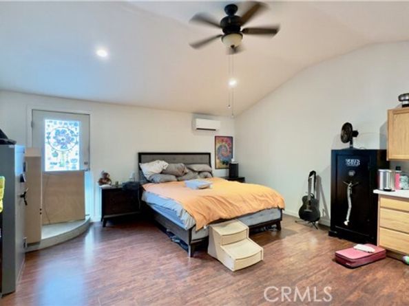 11806 Neenach Street, Sun Valley (los Angeles) CA 91352
