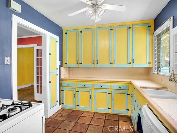 4948 Riverton Avenue, North Hollywood (los Angeles) CA 91601