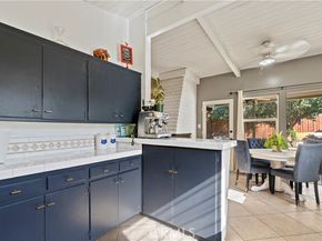 17751 Stagg Street, Reseda (los Angeles) CA 91335