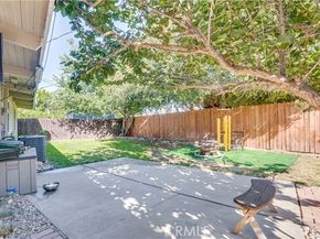 17751 Stagg Street, Reseda (los Angeles) CA 91335