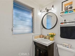 17751 Stagg Street, Reseda (los Angeles) CA 91335