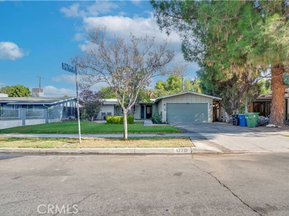 17751 Stagg Street, Reseda (los Angeles) CA 91335