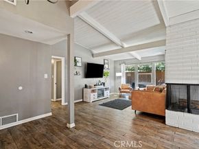 17751 Stagg Street, Reseda (los Angeles) CA 91335