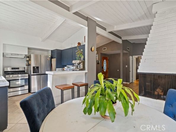17751 Stagg Street, Reseda (los Angeles) CA 91335