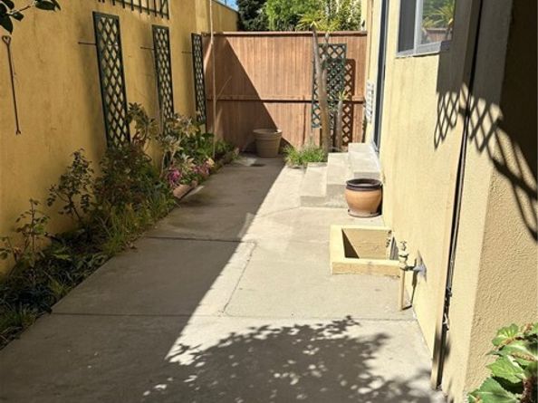 6225 Coldwater Canyon Avenue 117, North Hollywood (los Angeles) CA 91606