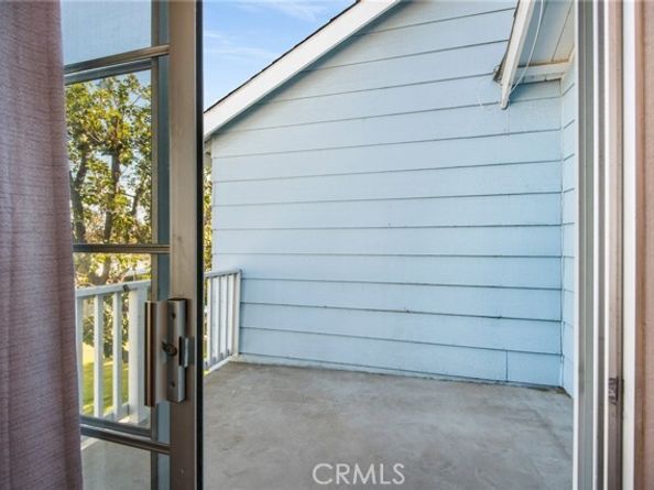 7025 Glade Avenue 11, Canoga Park (los Angeles) CA 91303