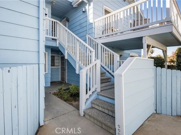 7025 Glade Avenue 11, Canoga Park (los Angeles) CA 91303