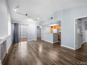 7025 Glade Avenue 11, Canoga Park (los Angeles) CA 91303