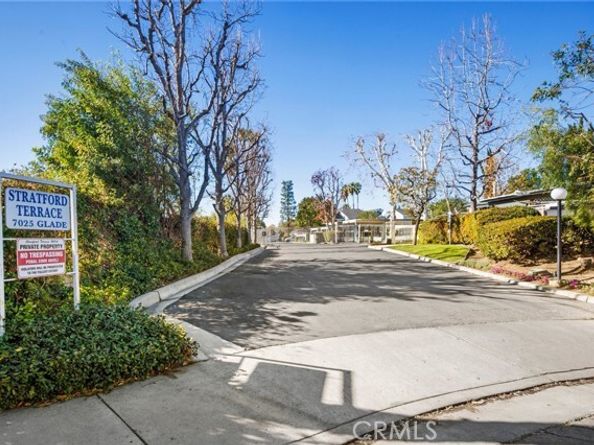7025 Glade Avenue 11, Canoga Park (los Angeles) CA 91303