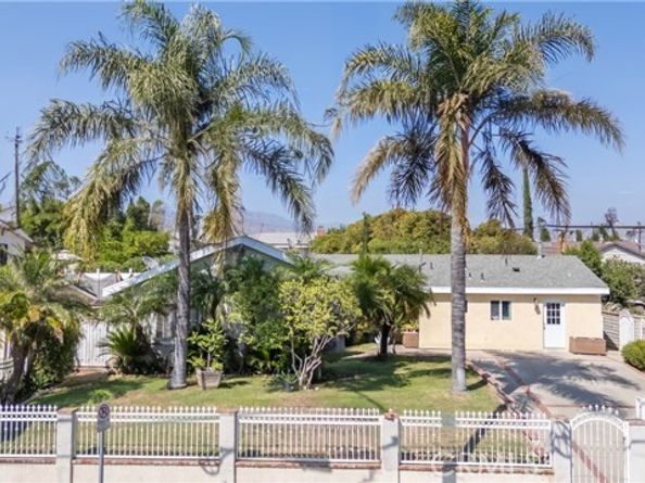 11044 Borden Avenue, Pacoima (los Angeles) CA 91331