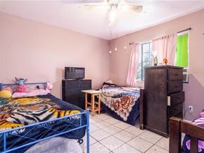 11044 Borden Avenue, Pacoima (los Angeles) CA 91331