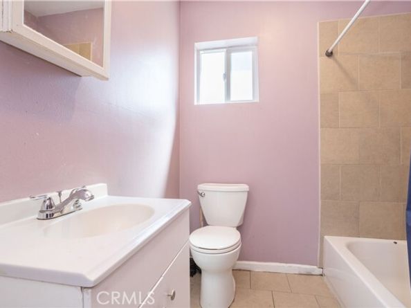 11044 Borden Avenue, Pacoima (los Angeles) CA 91331