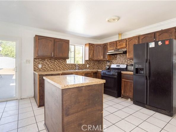 11044 Borden Avenue, Pacoima (los Angeles) CA 91331