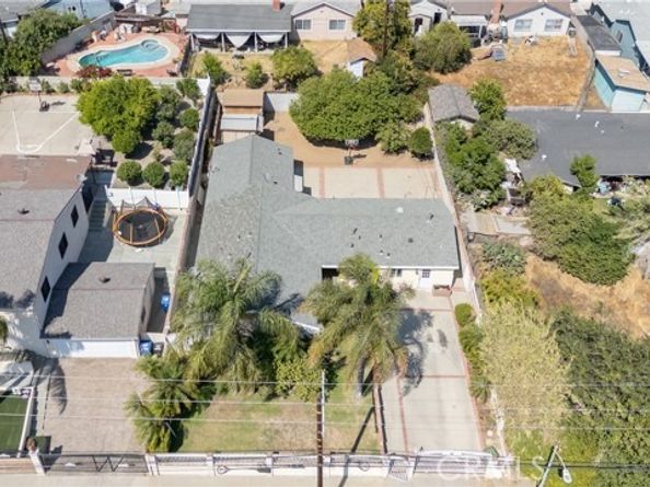 11044 Borden Avenue, Pacoima (los Angeles) CA 91331