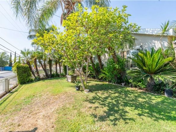 11044 Borden Avenue, Pacoima (los Angeles) CA 91331