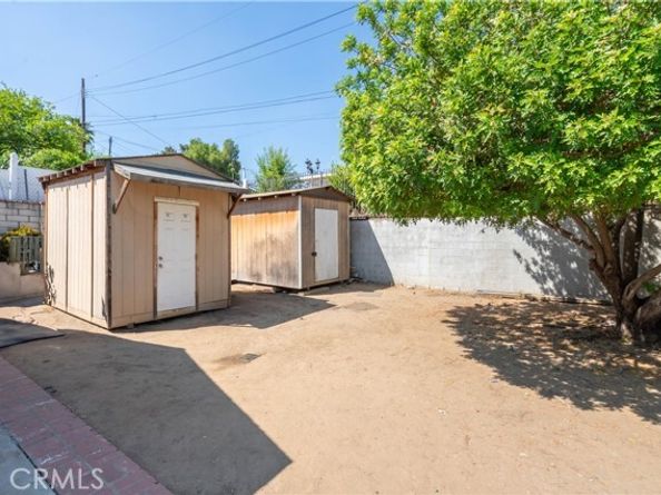 11044 Borden Avenue, Pacoima (los Angeles) CA 91331