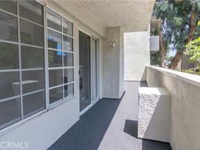 20235 Keswick Street 102, Winnetka (los Angeles) CA 91306