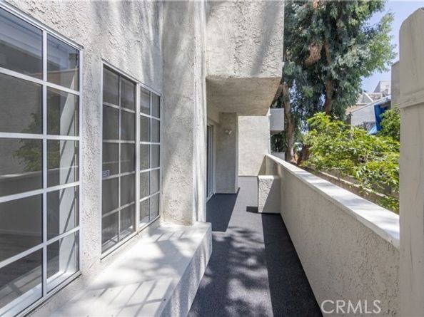 20235 Keswick Street 102, Winnetka (los Angeles) CA 91306