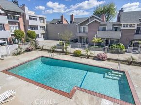 20235 Keswick Street 102, Winnetka (los Angeles) CA 91306