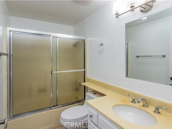 20235 Keswick Street 102, Winnetka (los Angeles) CA 91306