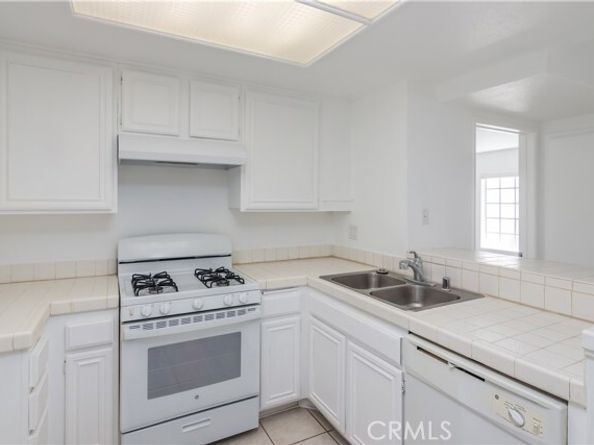 20235 Keswick Street 102, Winnetka (los Angeles) CA 91306