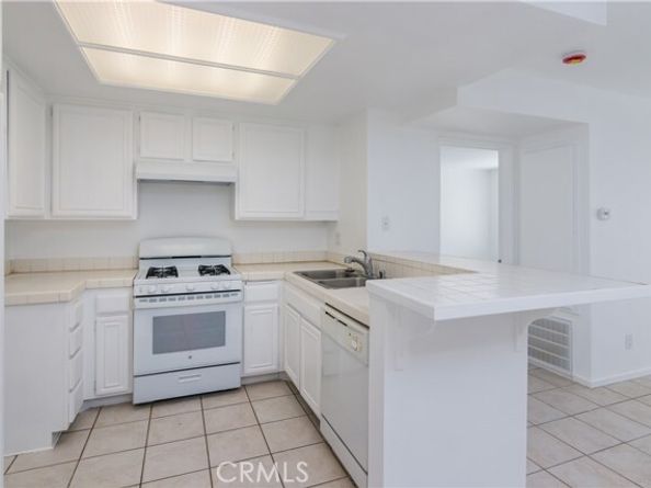 20235 Keswick Street 102, Winnetka (los Angeles) CA 91306