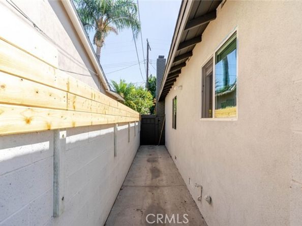 7459 Sylmar Avenue, Van Nuys (los Angeles) CA 91405