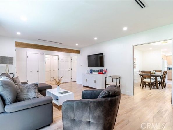 7459 Sylmar Avenue, Van Nuys (los Angeles) CA 91405