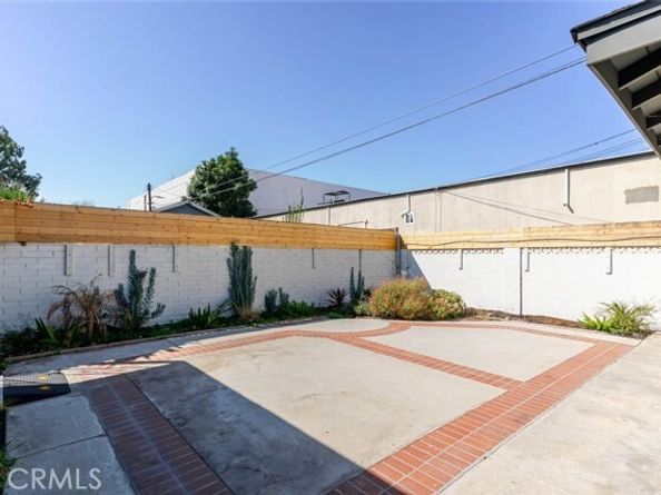 7459 Sylmar Avenue, Van Nuys (los Angeles) CA 91405