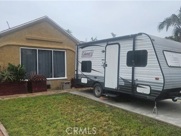 739 W 102nd, Los Angeles CA 90044