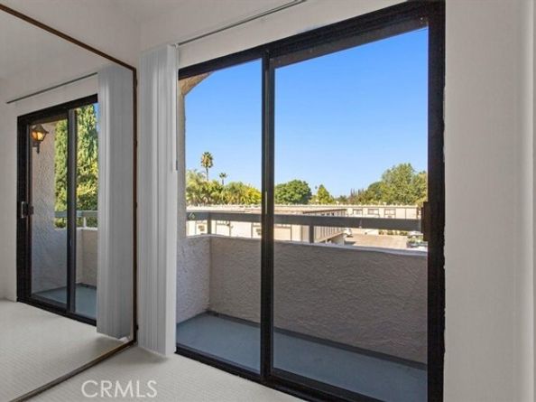 7230 Kelvin Avenue 6, Winnetka (los Angeles) CA 91306
