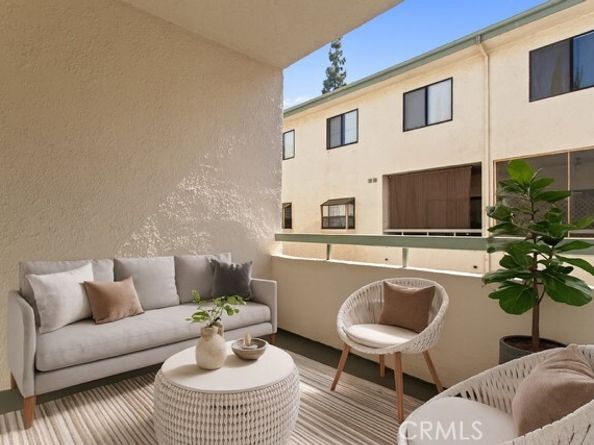 7230 Kelvin Avenue 6, Winnetka (los Angeles) CA 91306