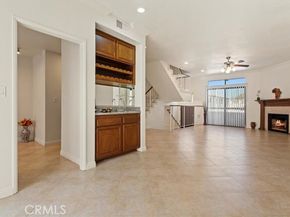 7230 Kelvin Avenue 6, Winnetka (los Angeles) CA 91306