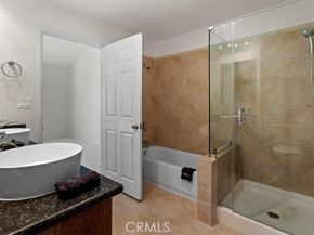 7230 Kelvin Avenue 6, Winnetka (los Angeles) CA 91306