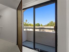 7230 Kelvin Avenue 6, Winnetka (los Angeles) CA 91306
