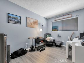 10030 Owensmouth Avenue 66, Chatsworth (los Angeles) CA 91311